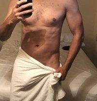 Free Free Free ! for gilrs - Male escort in Ajmān