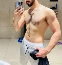 Erotic massage {Women &couples} - Male escort in Doha