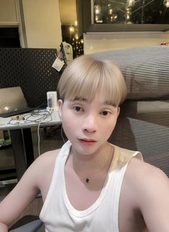 Ford - Intérprete masculino de adultos in Bangkok Photo 5 of 7