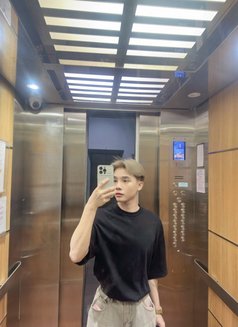 Ford - Intérprete masculino de adultos in Bangkok Photo 7 of 7