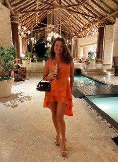 Foreign RUSSIAN escort in Bangkok Juli - puta in Bangkok Photo 16 of 19