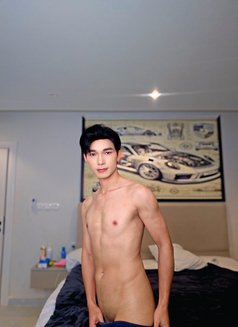 Foss - Acompañantes masculino in Riyadh Photo 1 of 3