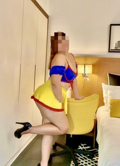 FOUNTAIN SQUIRTING and MASSAGE - escort in Dubai Photo 28 of 30