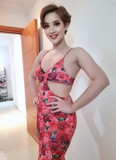 Four shemale group sex - Transsexual escort in Dubai Photo 13 of 29