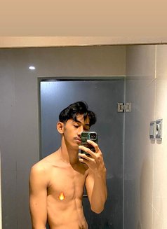 Fourhand - Male escort in Bali Photo 6 of 6