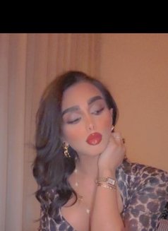 Fr7 - Transsexual adult performer in Riyadh Photo 7 of 8