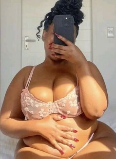 Francesca - escort in Lomé Photo 2 of 2