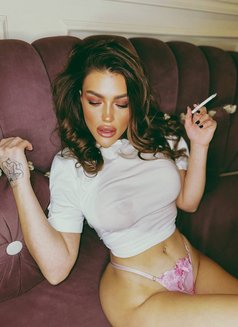 Francesca - escort in Beirut Photo 1 of 10