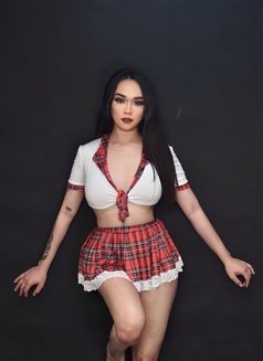 Francine Imperial - Acompañantes transexual in Manila Photo 3 of 14