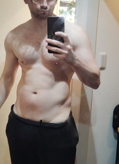 Francis - Male escort in Tokyo Photo 1 of 5