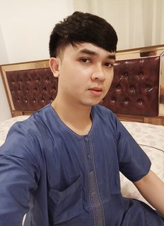 Frank - Male escort in Jeddah Photo 1 of 5