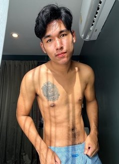 Frankie - Male escort in Bangkok Photo 1 of 6