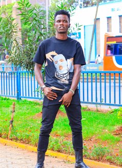 Frankly - Male escort in Nairobi Photo 3 of 3
