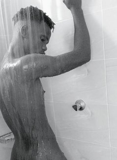 Frankly - Acompañantes masculino in Nairobi Photo 4 of 6