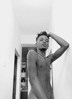 Frankly - Acompañantes masculino in Nairobi Photo 5 of 6