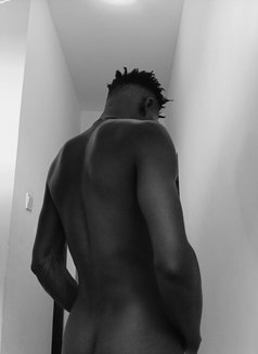 Frankly - Acompañantes masculino in Nairobi Photo 6 of 6