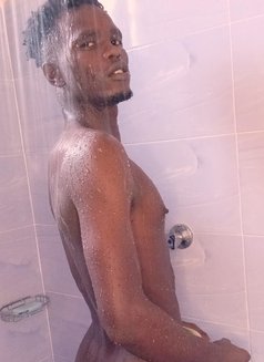 Frankly - Male escort in Nairobi Photo 14 of 17