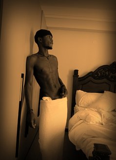 Frankly - Acompañantes masculino in Nairobi Photo 8 of 8