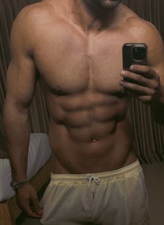 Franklyn - Male escort in Bangkok Photo 5 of 5