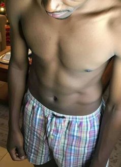 Freaky Nerd - masseur in Nairobi Photo 1 of 1