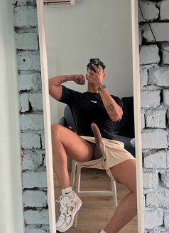 Fred23 Cmff - Male escort in Hong Kong Photo 1 of 8