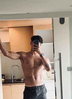 Fred23 Cmff - Male escort in Hong Kong Photo 5 of 8