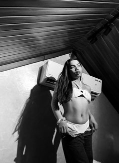 Freda - Acompañantes transexual in Makati City Photo 2 of 7