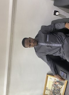 Freddie - masseur in Abuja Photo 5 of 5