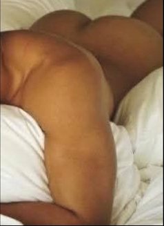 Freddy - Male escort in Dubai Photo 2 of 2