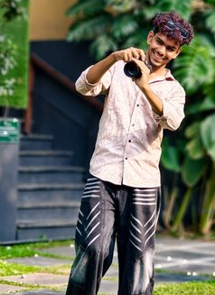 Fredy - Male escort in Kochi Photo 1 of 13