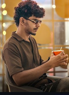 Fredy - Male escort in Kochi Photo 2 of 13