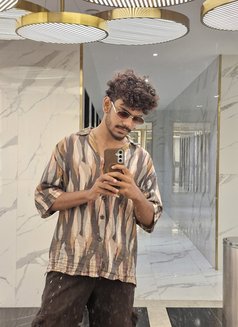 Fredy - Male escort in Kochi Photo 5 of 13