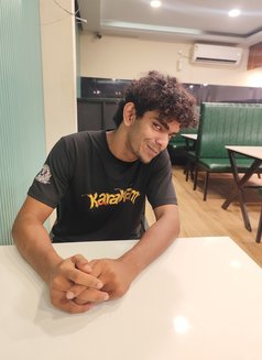 Fredy - Male escort in Kochi Photo 6 of 13