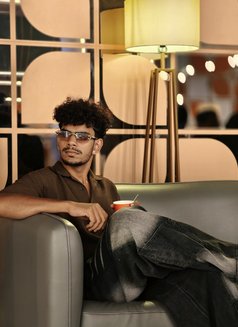 Fredy - Male escort in Kochi Photo 9 of 13