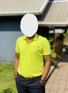Free Bottom Call Boy for Couple - Acompañantes masculino in Mumbai Photo 2 of 3