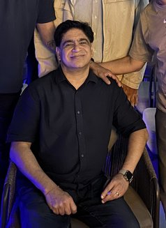 FREE Daddy 4 Girls-Dont See Pics-No Men - Male escort in Bangalore Photo 3 of 7