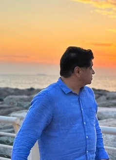 Girls Only-Meet Daddy 4 FREE-No Money - Male escort in Bangalore Photo 5 of 7