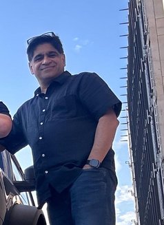 Girls Only-Meet Daddy 4 FREE-No Money - Male escort in Bangalore Photo 6 of 7