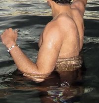 Free Man - Male escort in Baku