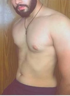Free massage service - Male escort in Dubai Photo 4 of 4