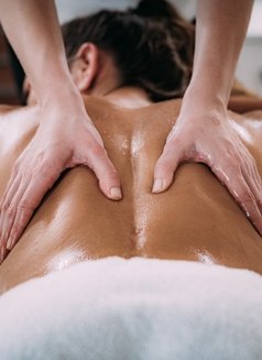 Free/ no money/tantric/Pusy-lick/massage - masseur in Dubai Photo 4 of 5