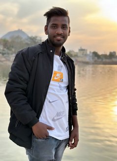 Free of Cost - Male escort in Nagpur Photo 1 of 1