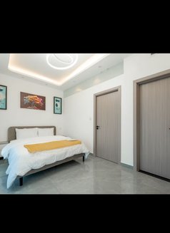 Free professional Erotic massage - Acompañantes masculino in Dubai Photo 4 of 4