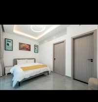 Free professional Erotic massage private - Male escort in Dubai Photo 4 of 4