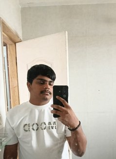 Free Ronny Call Boy - Male escort in Dubai Photo 4 of 11