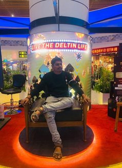 Free Ronny Call Boy - Male escort in Dubai Photo 6 of 11