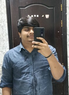 Free Ronny Call Boy - Male escort in Dubai Photo 9 of 11