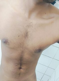 Free service 🥵 only ladies and couples! - Male adult performer in Abu Dhabi Photo 3 of 3