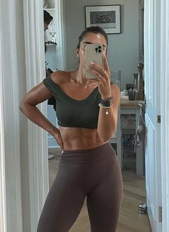 FREELANCE FIT BODY - escort in Banjul Photo 13 of 13