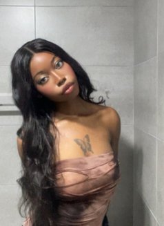 French Tiara - escort in Seoul Photo 1 of 6